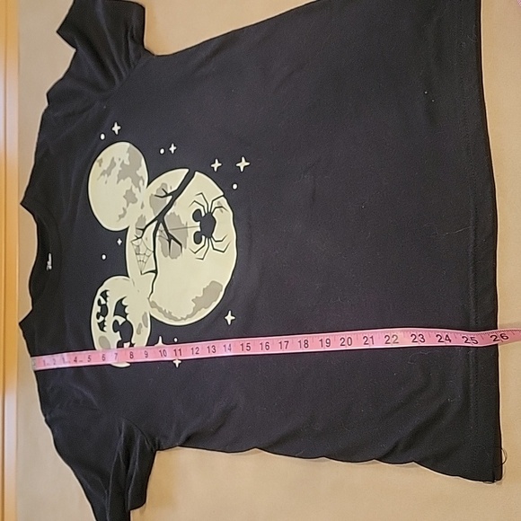 Disney Size S Black T Shirt w/Spooky Mickey Head Glow-in-the-Dark Vinyl Graphic - Picture 8 of 10